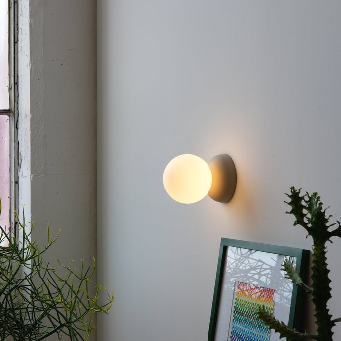 Monroe Sconce